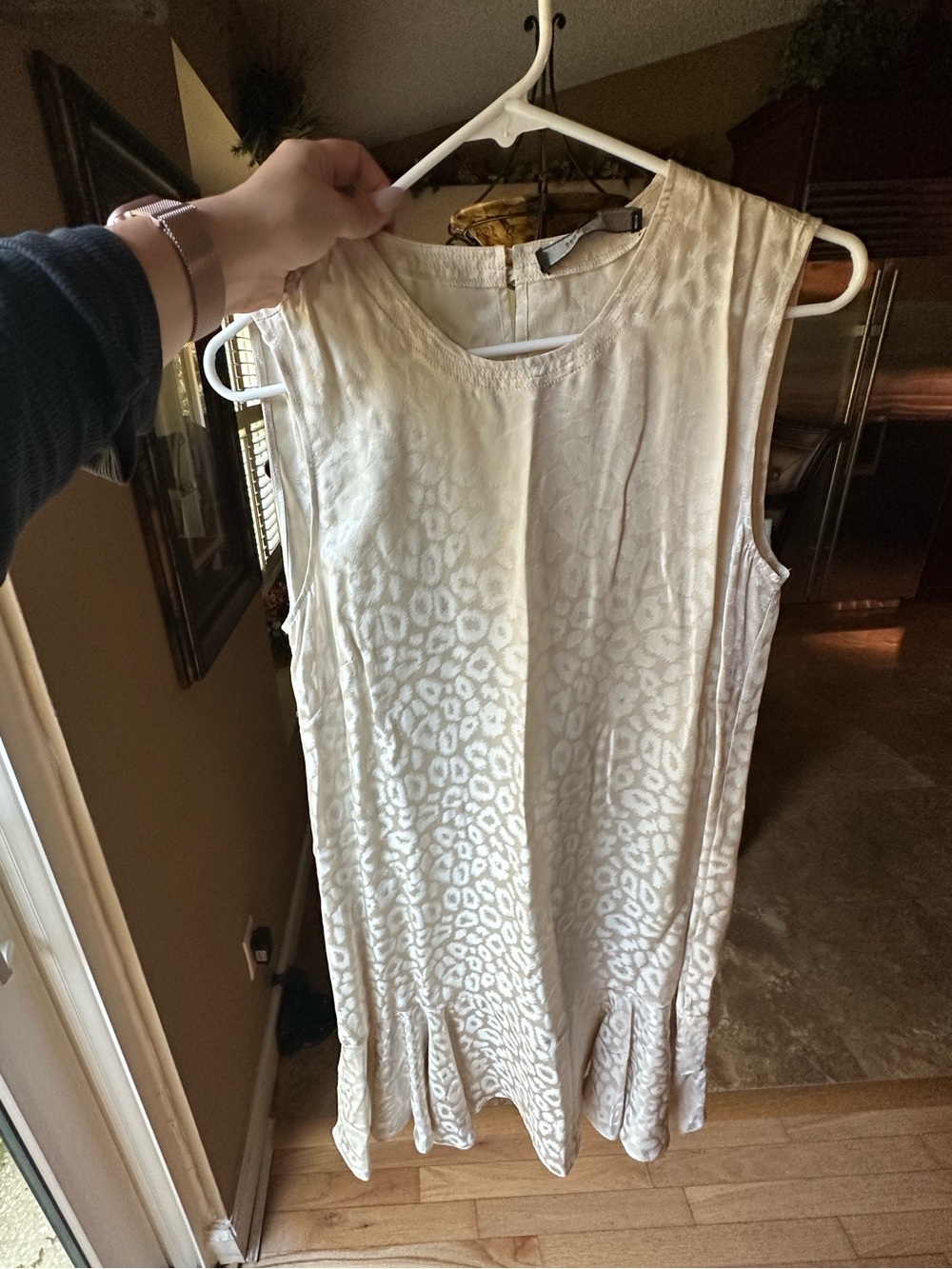 BCBGMaxAzria Cream Sleeveless Animal-Print Tunic